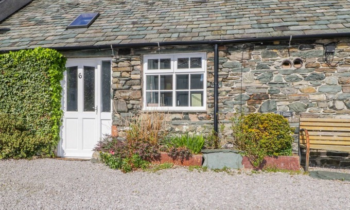 Braithwaite Cottage | MEWS STUDIO COTTAGE 6, pet friendly, with a garden in Braithwaite