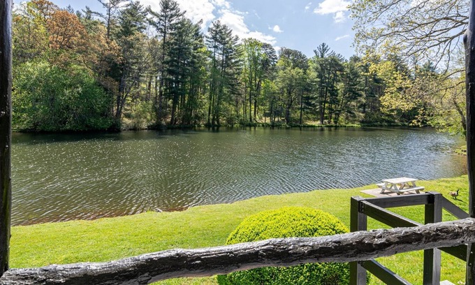 Flat Rock House | MHL 303 On The Lake in Lakeview