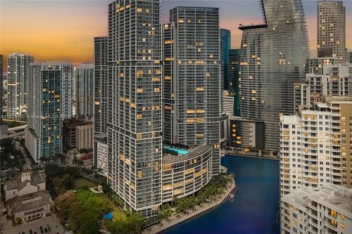 Downtown Miami Apartment | Miami Brickell Condos - W Miami