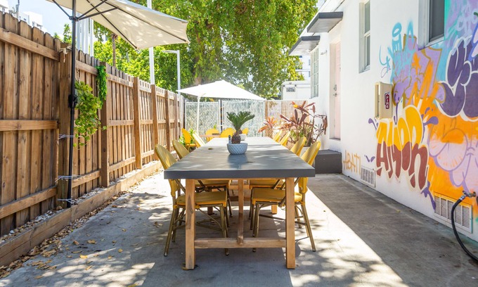 Midtown Apartment | Miami Studio10 minutes to Miami Beach -5 minutes to Wynwood and Downtown