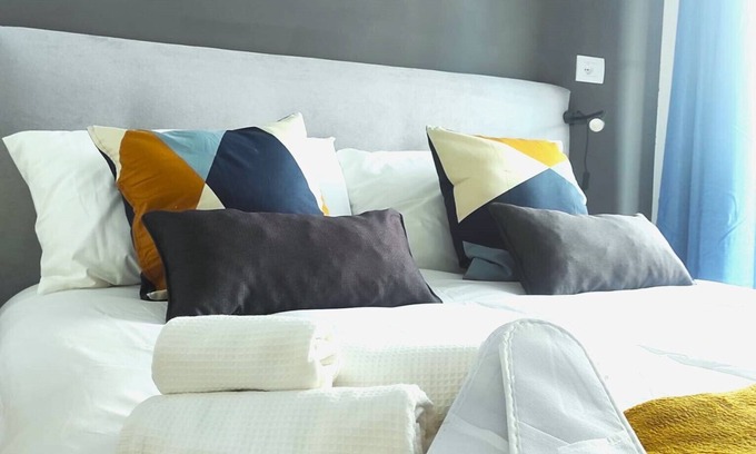 Fiumicino Apartment | Michelangelo Airport Suite Room Vacation Rental near Fiumicino Airport