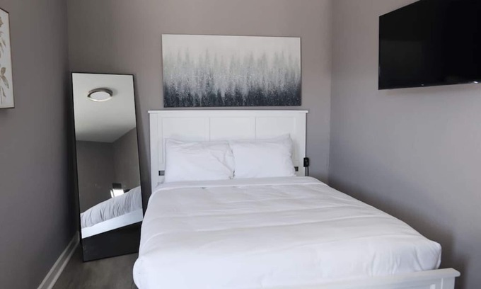 Nashville House | Micro Motel 1 Bed! Su