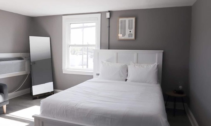 Nashville House | Micro Motel 1 Bed! Su