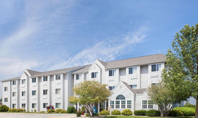 Clear Lake Hotel | Microtel Inn and Suites Clear Lake