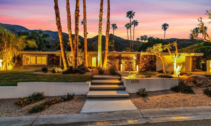Vista Las Palmas House | Mid-century Alexander home in Vista Las Palmas w/pool & mountain views