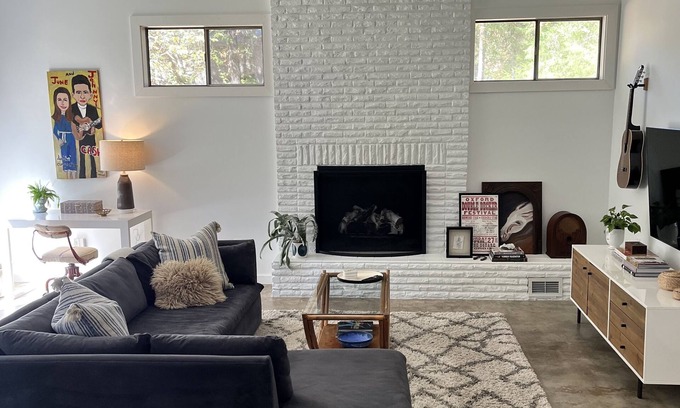 University Hills House | Mid-century retreat, less than a mile from Vaught-Hemingway and the Grove.