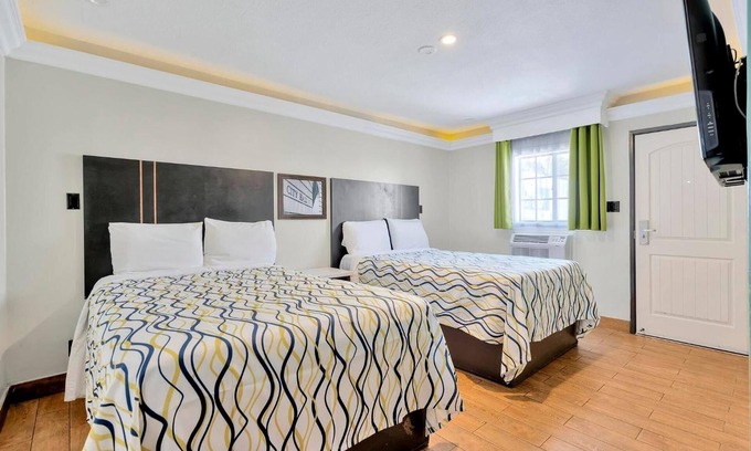 Mid City Hotel | Mid City inn