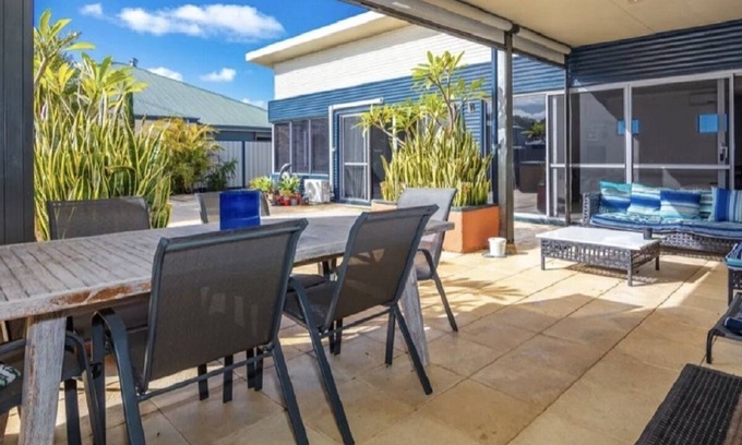 Jurien Bay House | Middleton: 3 BR, 2 BA House in Jurien Bay, Sleeps 8