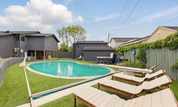 South Jordan House | Midnight Poolhouse| Pool | Hot Tub | Sauna