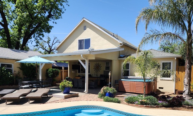 Chico House | Midtown Oasis - Pool - Hot tub - Outdoor Kitchen