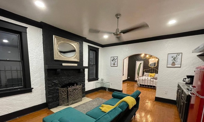 Vollintine-Evergreen Condo | Midtown Vintage Charm