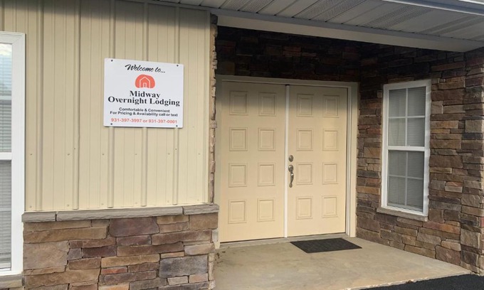 Jamestown House | Midway Overnight Lodging