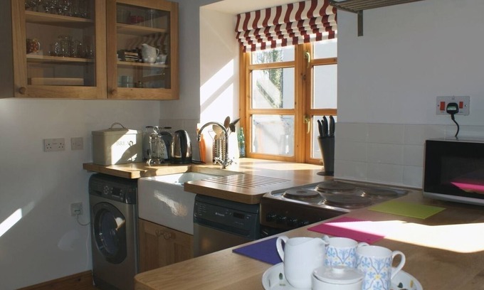 South Tawton Cottage | MILL HOUSE BARN, pet friendly, with open fire in South Tawton