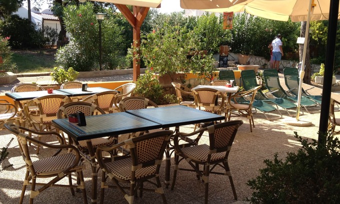 Defensola Apartment | MIMOSA B TRILOCALEin Residence Villa Carla 2 bedrooms, living room kitchenette