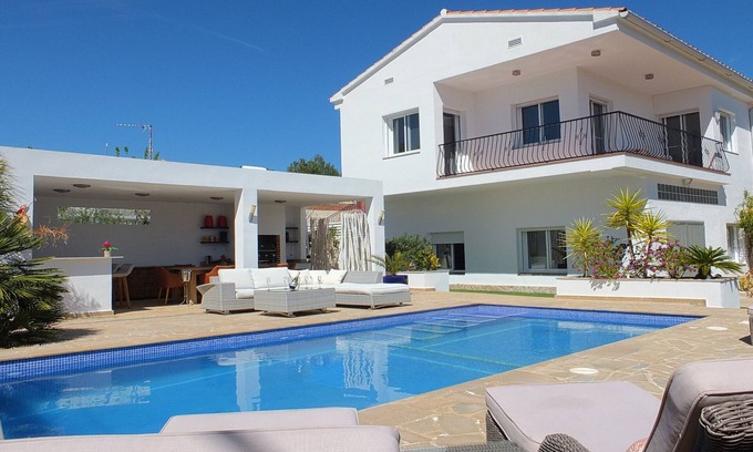 Les Tres Cales Villa | Mimosa large villa ideal for families to share