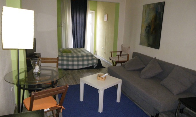 Thessaloniki Apartment | Mini suite neighboring the centre