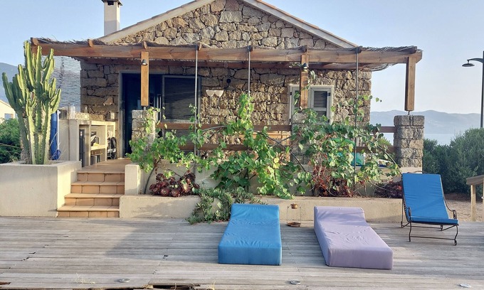 Tiuccia House | Mini villa with pool 50m from the sea!