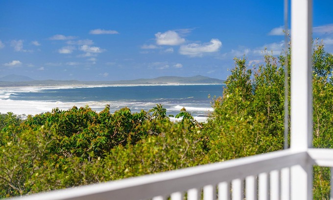 Crescent Head House | Minimalist, coastal retreat in the peaceful nooks of Crescent Head