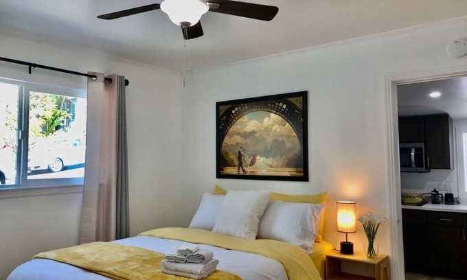 Ashland House | Minimalist Living 1BR In-Law AC Unit with Private Washer & Dryer