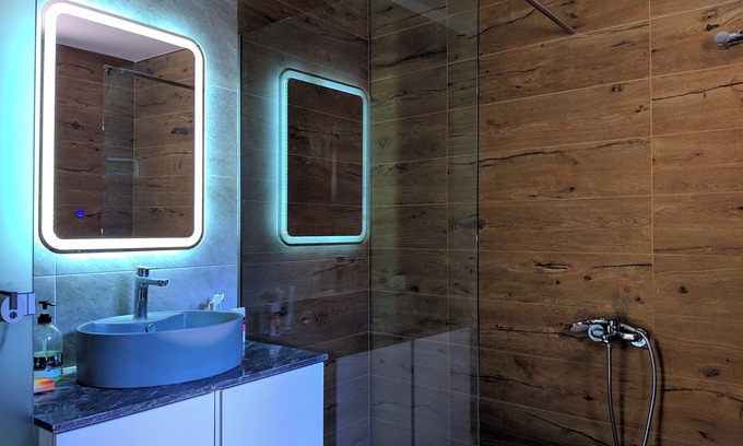 Pantokratoras House | Μinimalist quiet house! 5 minutes to the beach.