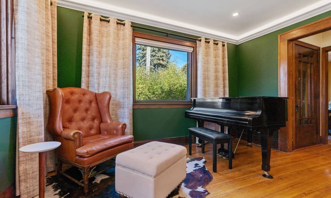 Northeast Minneapolis House | MINNeSTAY* Lowry Parlour | Piano