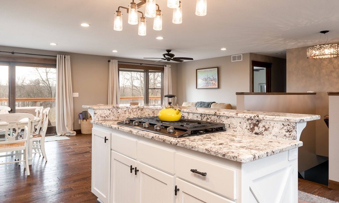 Somerset House | MINNeSTAY* Somerset River Retreat
