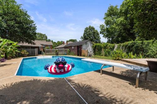 Montgomery House | Mins to Zoo - Capitol Heights Hideaway