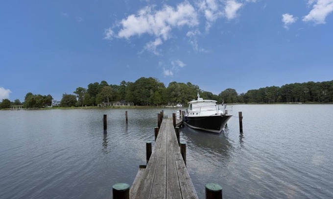 St. Michaels House | Minutes from Downtown St. Michaels | Guest House | Pool | Private Dock