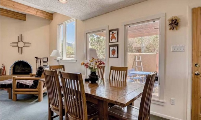 El Prado Condo | Minutes to Ski Valley, Rivers, Hiking 3 bedroom condo in El Prado, great views,