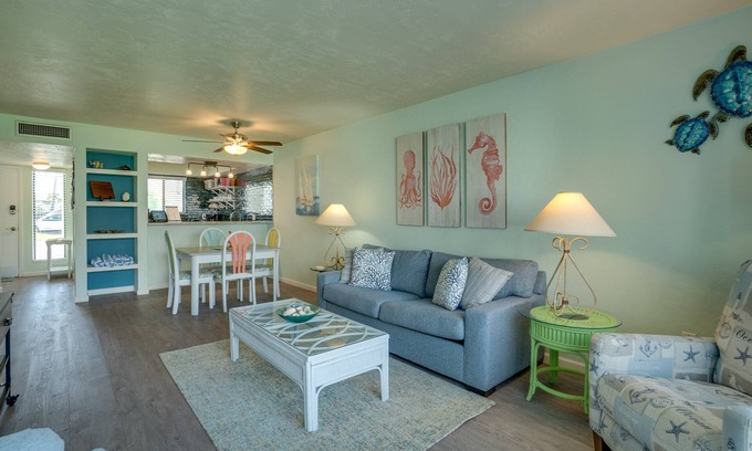 Bradenton Beach Condo | Miracle's Runaway Bay 117 by SeaBreeze Vacation