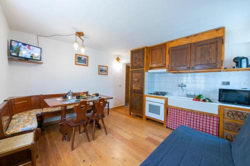 Sauze d'Oulx Apartment | Miramonti 21 Ski In - Ski Out - Happy Rentals