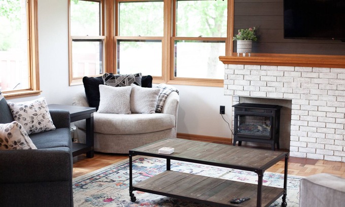 Mondovi House | Mirror Lake Lodge
