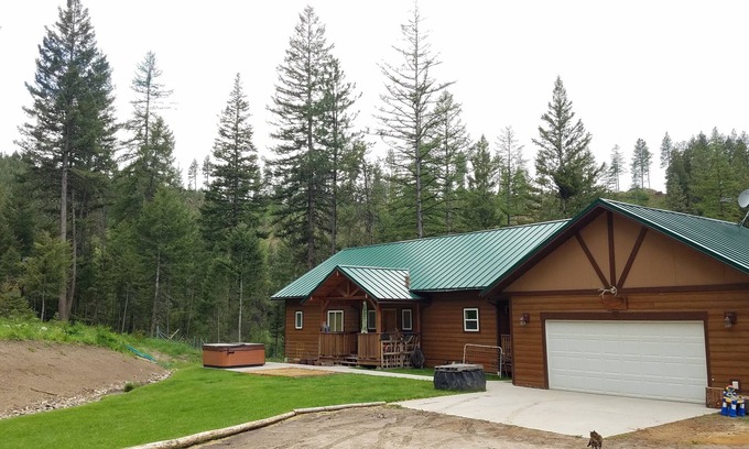 Missoula House | Missoula Deer Creek Cabin Retreat, HOT TUB, HIKING, BIKING, FISHING, FLOATING