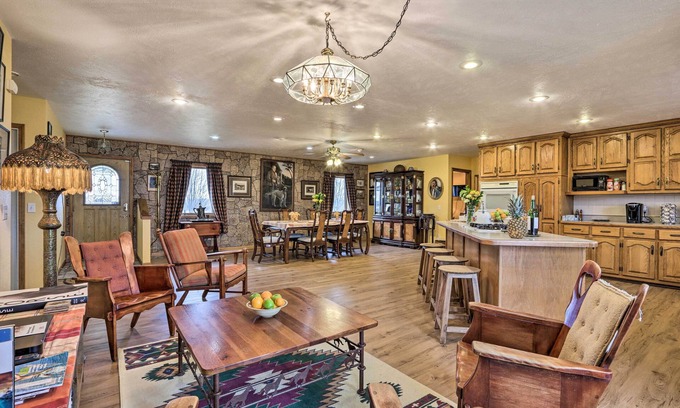 Buffalo House | Missouri Getaway w/Pasture Views & Patio!