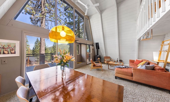 Truckee House | Misty Cabin by Tahoe Getaways-2 BR at Tahoe Donner - Ski Lease, Hot Tub