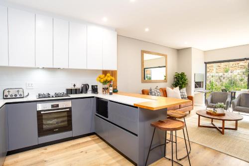 Wilderness Apartment | Misty Ocean - Wilderness