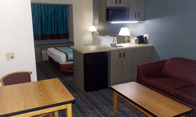 Marienville Hotel | MJ Inn and Suites