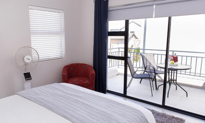 Burgundy Estate House | MLMK Property 30