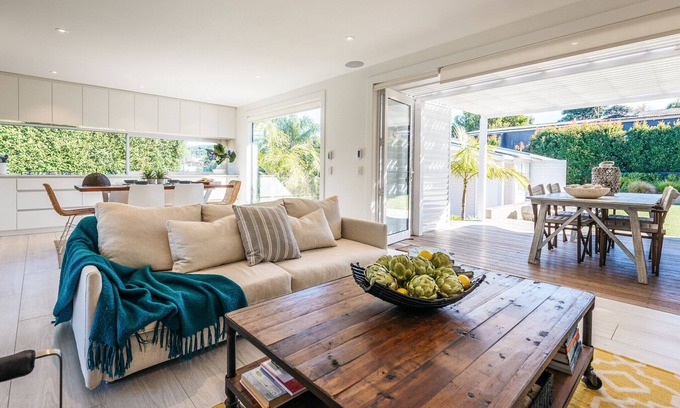 Oneroa Cottage | Moa Magic - Oneroa Holiday Home