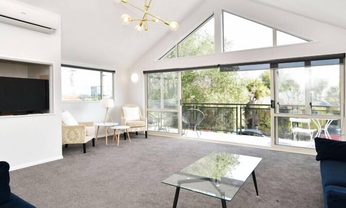 Christchurch City Centre House | Moa Place-Spacious centrally located 4 bedroom house