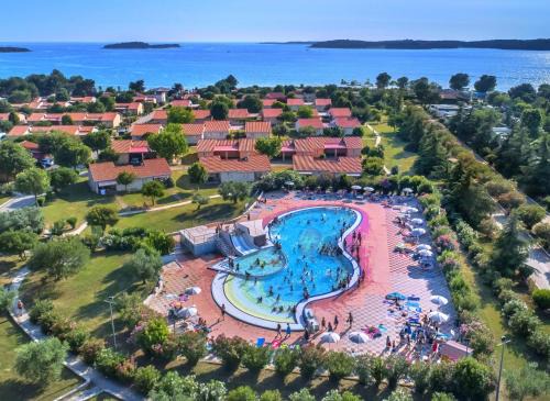 Valbandon Resort | Mobile Homes Bi Village - Adriatic Kampovi