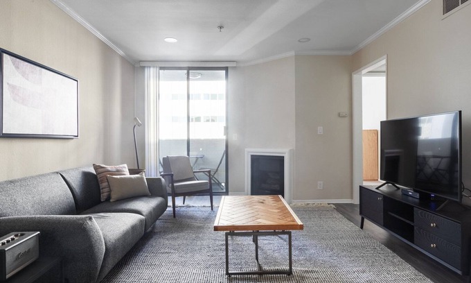 Sawtelle Apartment | Mod Brentwood 1BR w/Pool, near UCAL & Medical Center, by Blueground