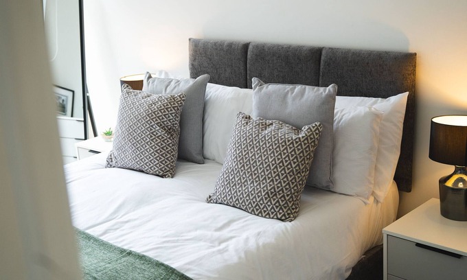 Sheffield Apartment | Modern 1-Bed Apartment - City Centre