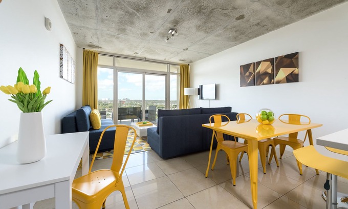 Midtown Condo | Modern 1 Bedroom Midtown Miami with Free Parking