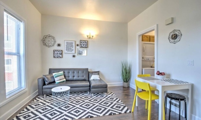 Broadway Apartment | Modern 1BR in the Heart of Capitol Hill