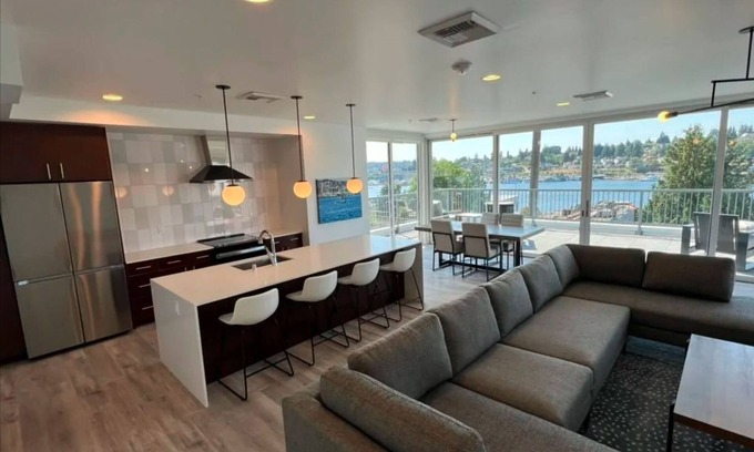 Eastlake Apartment | Modern 1BR Retreat – Fully Furnished, Pet-Friendly, and Minutes from Downtown