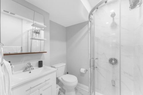 Pickering Apartment | Modern 2-Bed, 2-Bath BSMT suite with Pvt Entrance Free Parking and Wi Fi