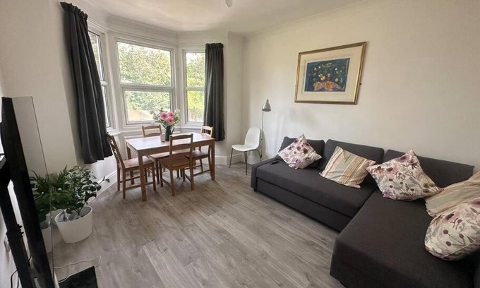 Lewisham Apartment | Modern 2 bedroom flat, SE6