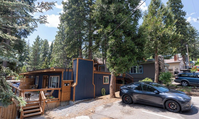 Tahoe City Apartment | Modern 2-Bedroom Walk to Tahoe City - Pet Friendly w/Views of Lake Tahoe
