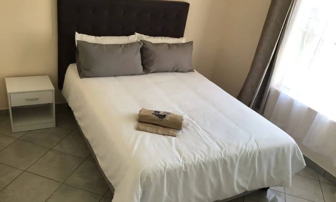 Kempton Park House | Modern 2 beds apartment 13km to OR Tambo Airport
